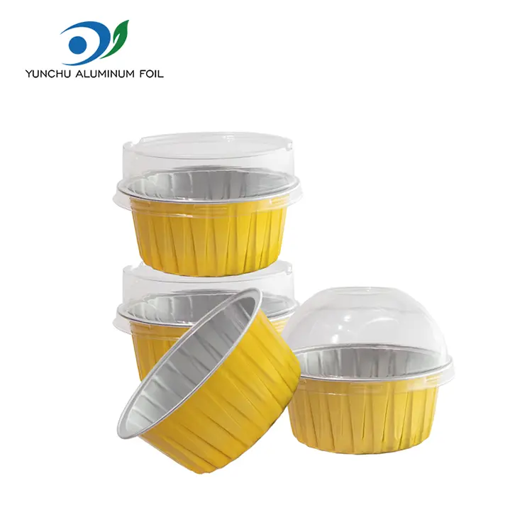 Тркалезни печени колачи со мазни wallидови на алуминиумска фолија